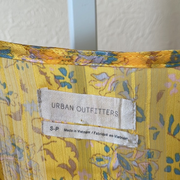 Urban Outfitters Pippa silky chiffon tiered yellow dress - Picture 9 of 13